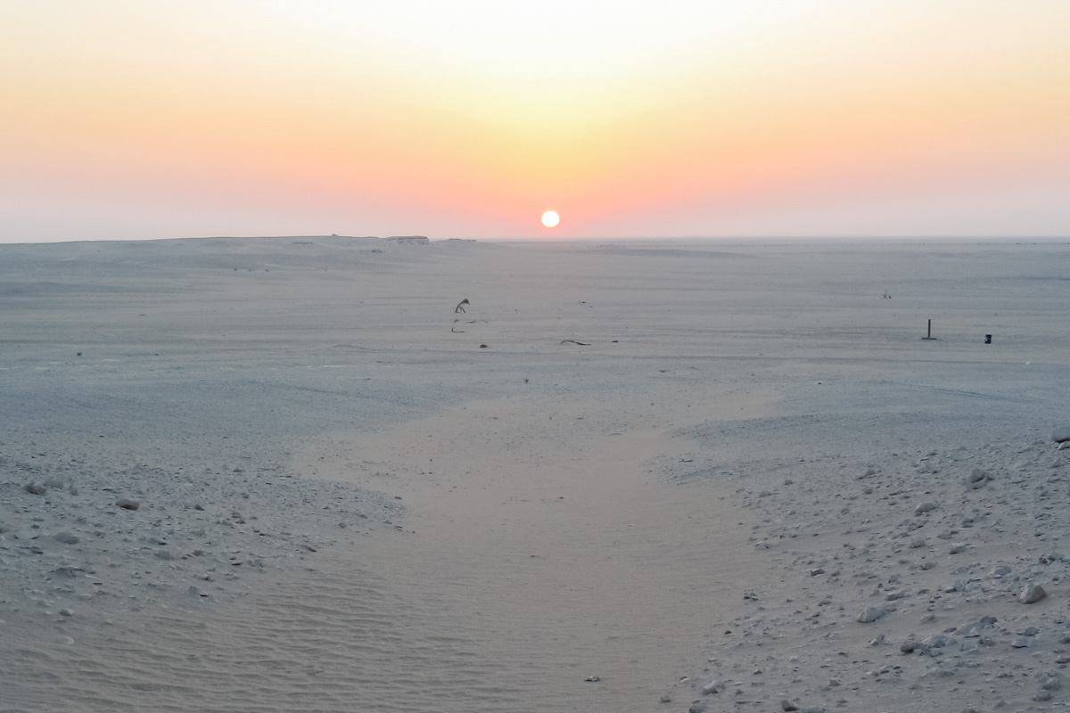 Sonnenuntergang in der Jiddat al Harasis zwischen Nizwa und Salalah, Oman