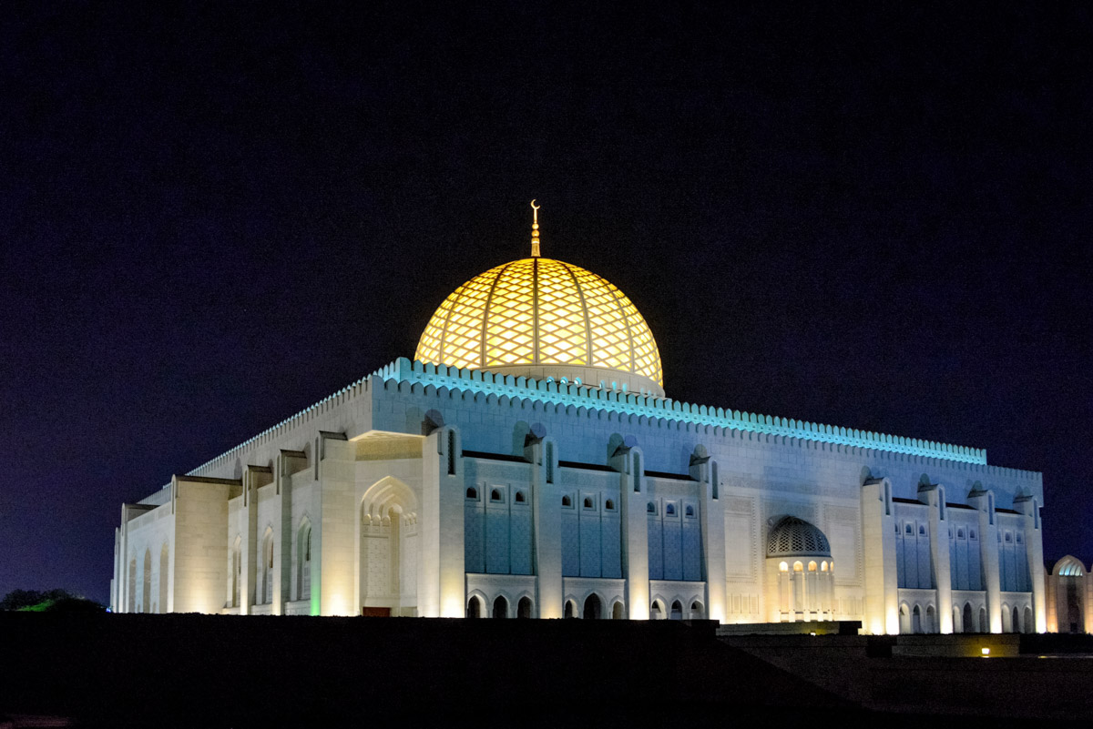Das gesamte Areal der Großen Moschee von Muscat umfasst eine Fläche von rund vier Hektar, Oman