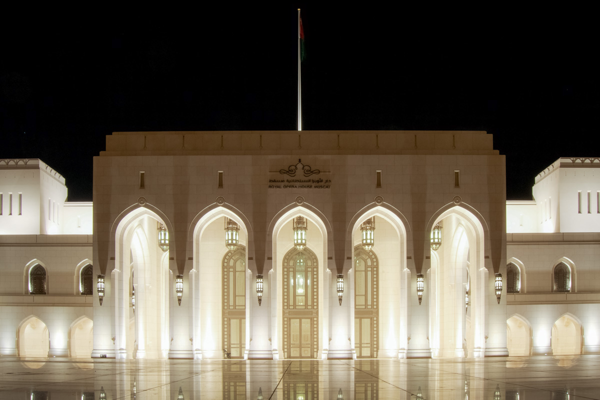 Die Oper in der omanischen Hauptstadt Muscat wurde 2011 eröffnet und ist laut der internationalen Presse ein Must-See für jeden Opernfan, Oman