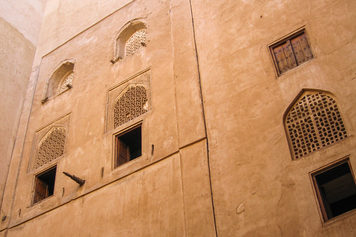 Innenfassade im Schloss Jabrin, Oman