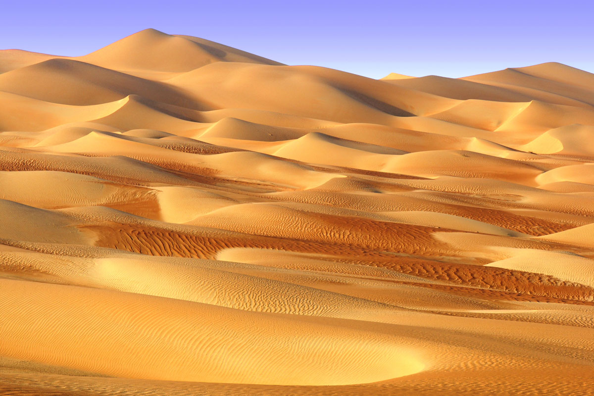 Trotz ihren lebensfeindlichen Bedingungen übt die endlose Leere der Rub al-Khali eine Faszination auf den Menschen aus, Oman