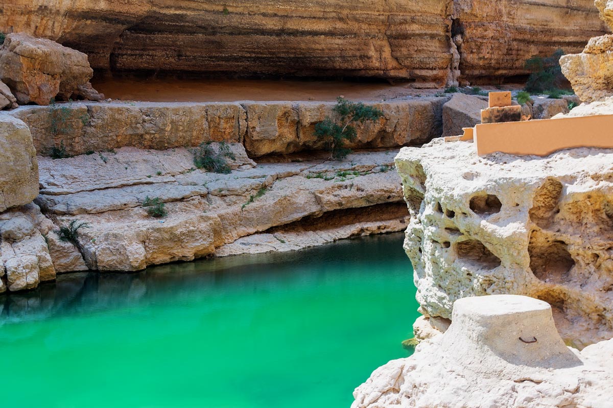Glasklares Wasser im Wadi Shab, eines der schönsten Wadis im Oman