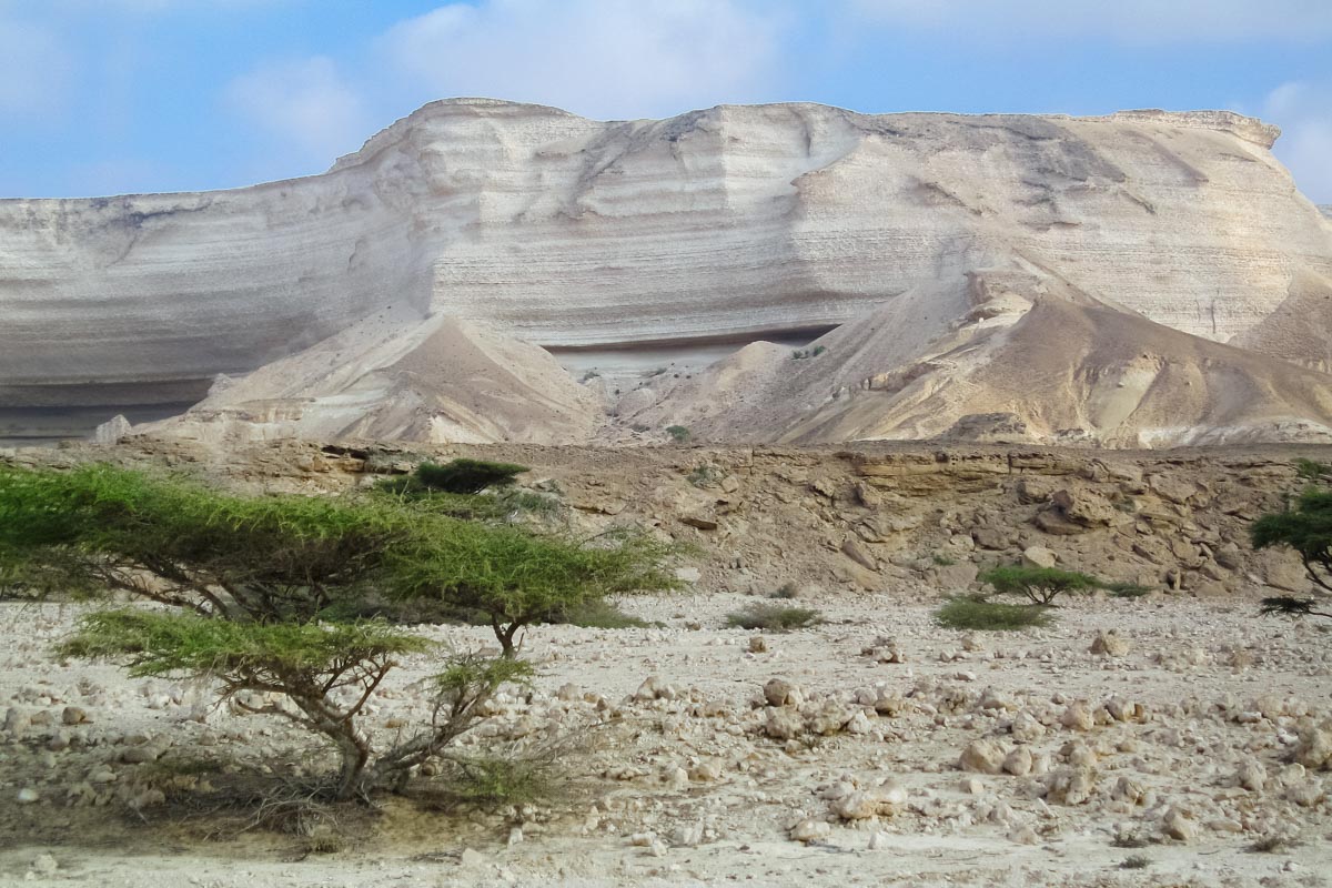 Es gibt keinerlei Infrastruktur im Wadi Shuwaymiyah. Verpflegung und Trinkwasser muss man selbst mitbringen, Oman