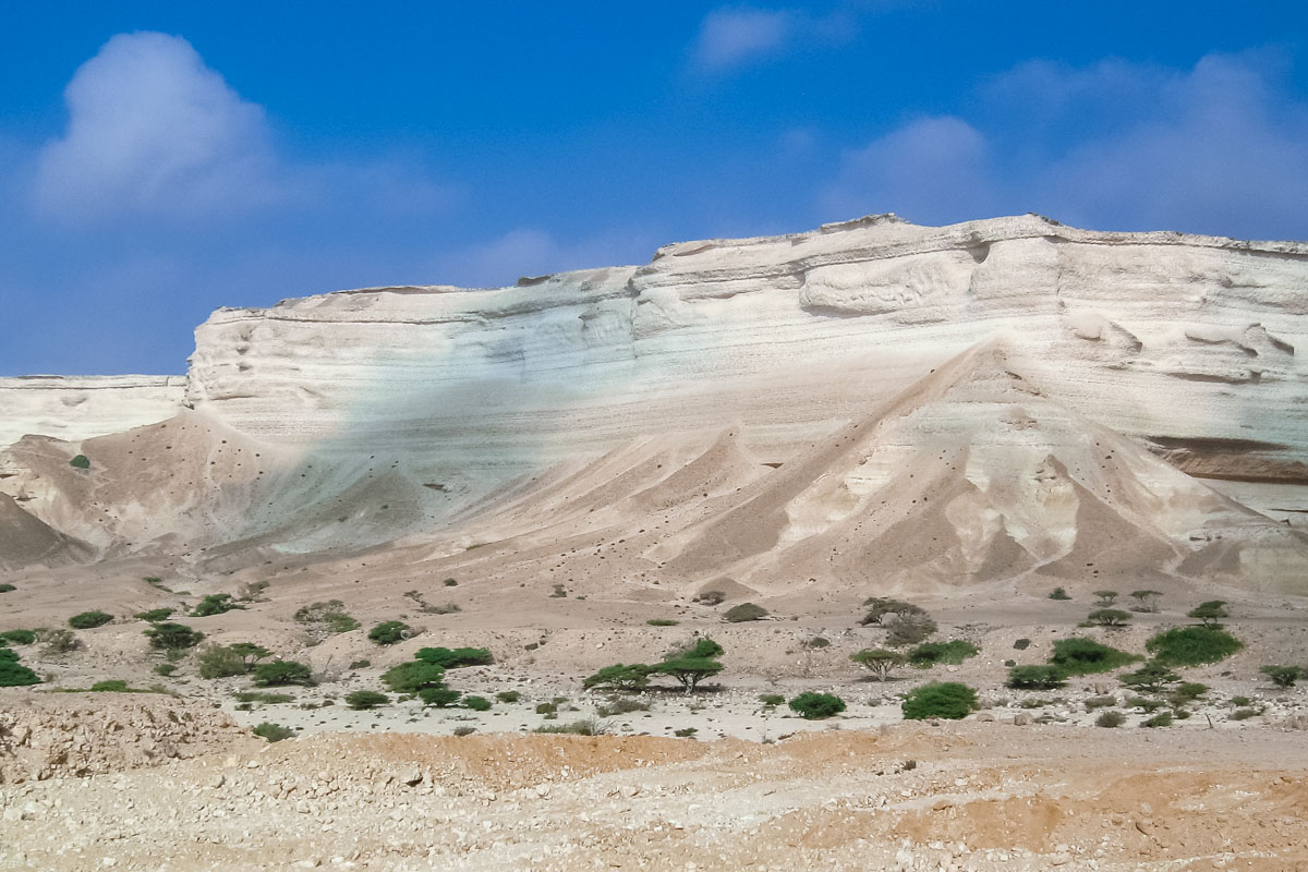 Das Wadi Shuwaymiyah ist eine eindrucksvolle Schlucht und bietet den Besuchern eine spektakulären Landschaft, Oman