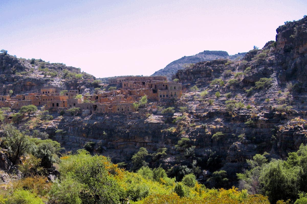 Das Wadi bani Habib ist vom Saiq-Plateau aus nach einer gut einstündigen Wanderung zu erreichen und man hat immer wieder fantastische Aussichten, Oman