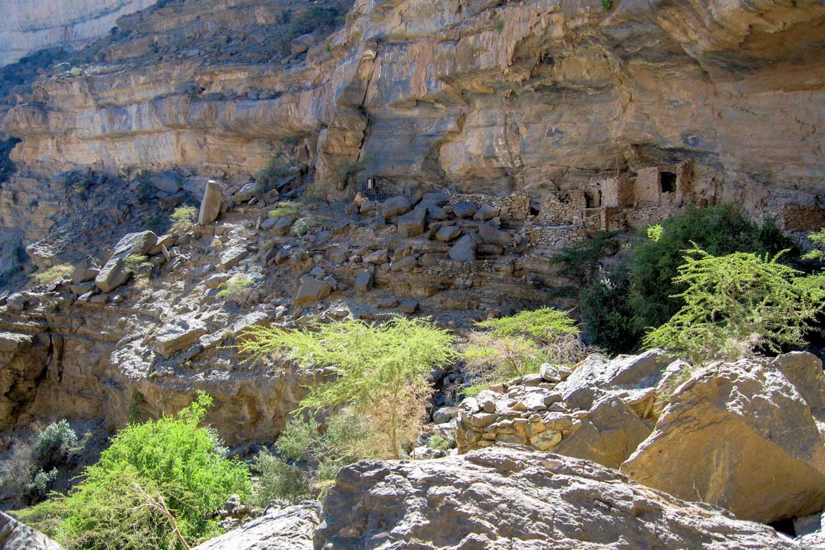 In den spartanischen Steinhütten der verfallenen Siedlung im Wadi Nakhar wohnten einst 15 Familien, Oman