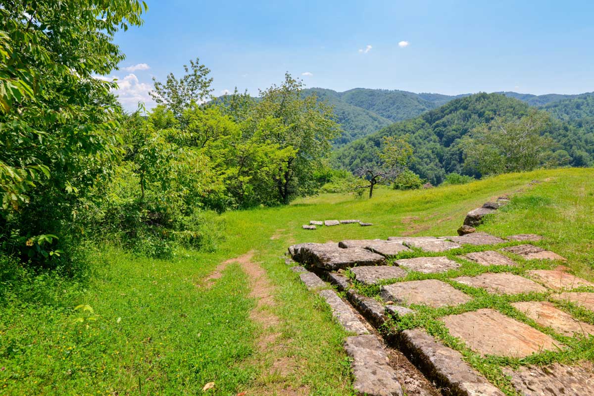 Die Daker-Festung Costești-Cetățuie bewachte einst den Weg zur Daker-Hauptstadt Sarmizegetusa Regia im Zentrum von Rumänien