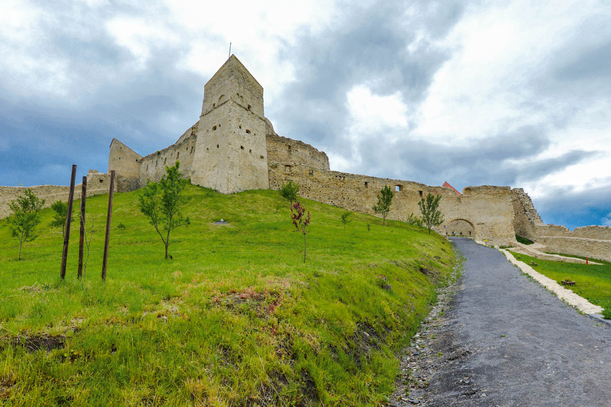 Die malerische Burgruine von Rupea zwischen Brasov und Sighisoara zählte einst zu den stärksten Festungen Siebenbürgens