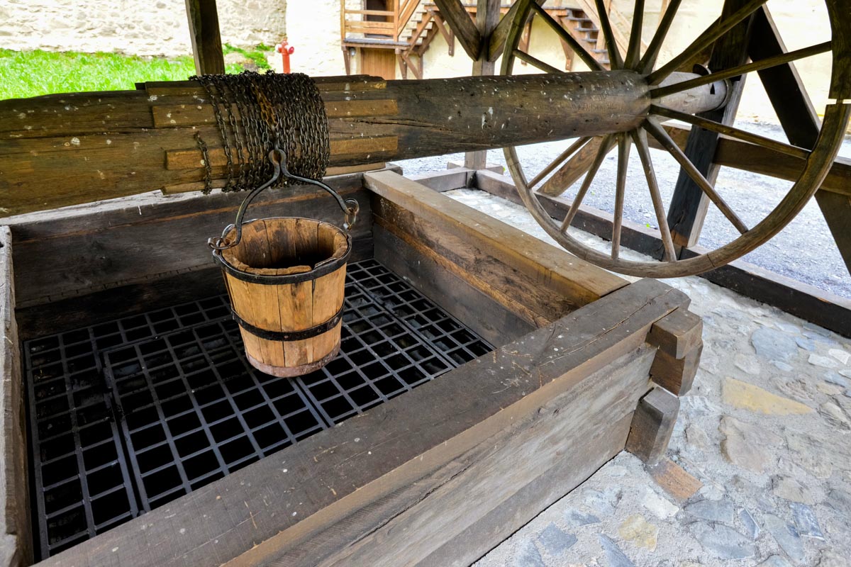 Der 41m tiefe Brunnen der Festung von Rupea wurde im Jahr 1623 angelegt und sorgte während Belagerungszeiten für frisches Trinkwasser, Rumänien