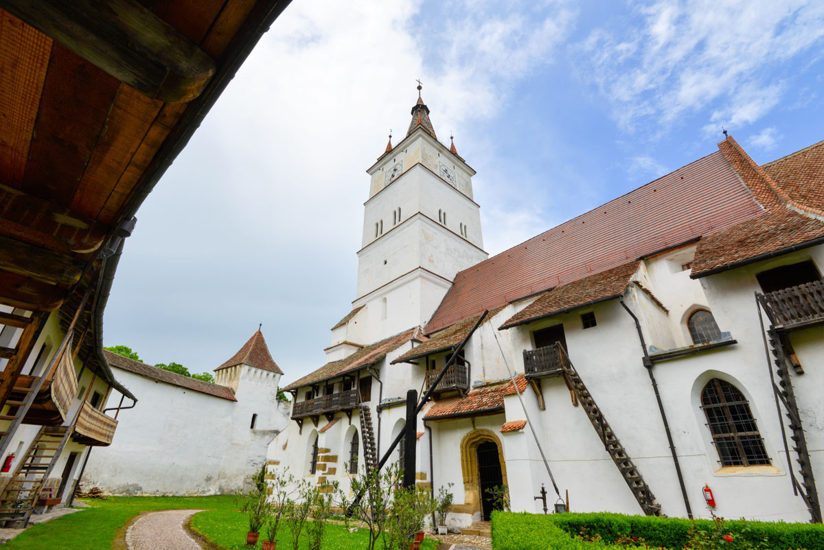 Die gewaltige Kirchenburg in Hărman ist eine der besterhaltenen Kirchenburgen Rumäniens und hat einige bauliche Besonderheiten zu bieten
