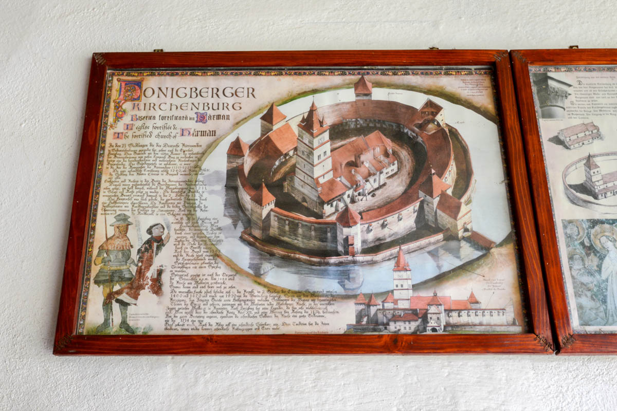 Schematischer Überblick über die eindrucksvolle Anlage der Kirchenburg von Hărman, Rumänien