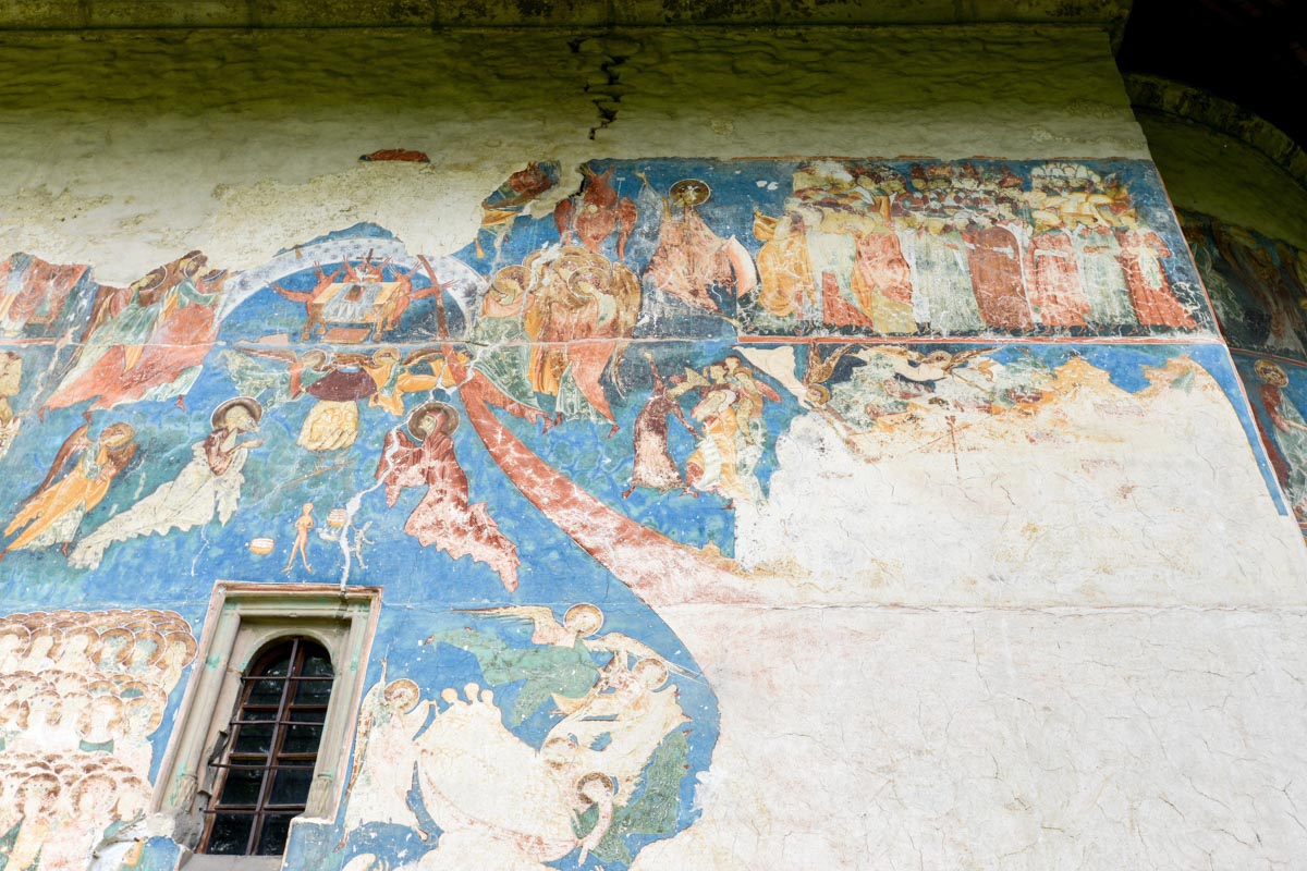 An der Süd- und Westfassade des Klosters Arbore sind die am besten erhaltenen Malereien zu finden, Rumänien