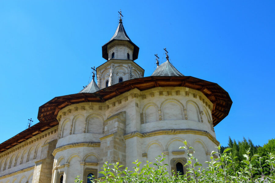 Wer auf den Spuren der Moldauklöster in der südlichen Bukowina wandelt, darf das Kloster Putna mit seinen fantastischen Wandmalereien auf keinen Fall auslassen, Rumänien - © FRASHO / franks-travelbox
