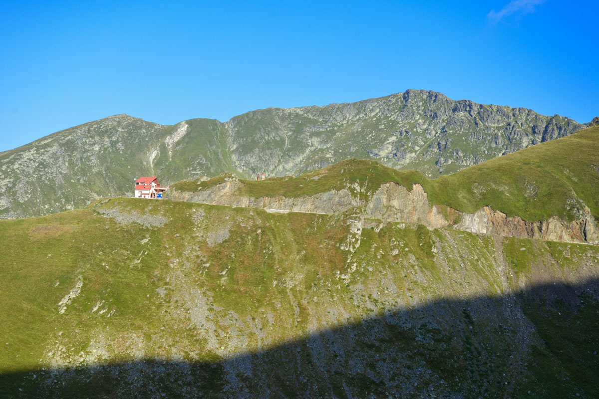 Die Transfăgărășan durchquert zwischen den Städten Făgăraș und Sibiu die herrliche Landschaft des Făgăraș-Gebirges, Rumänien