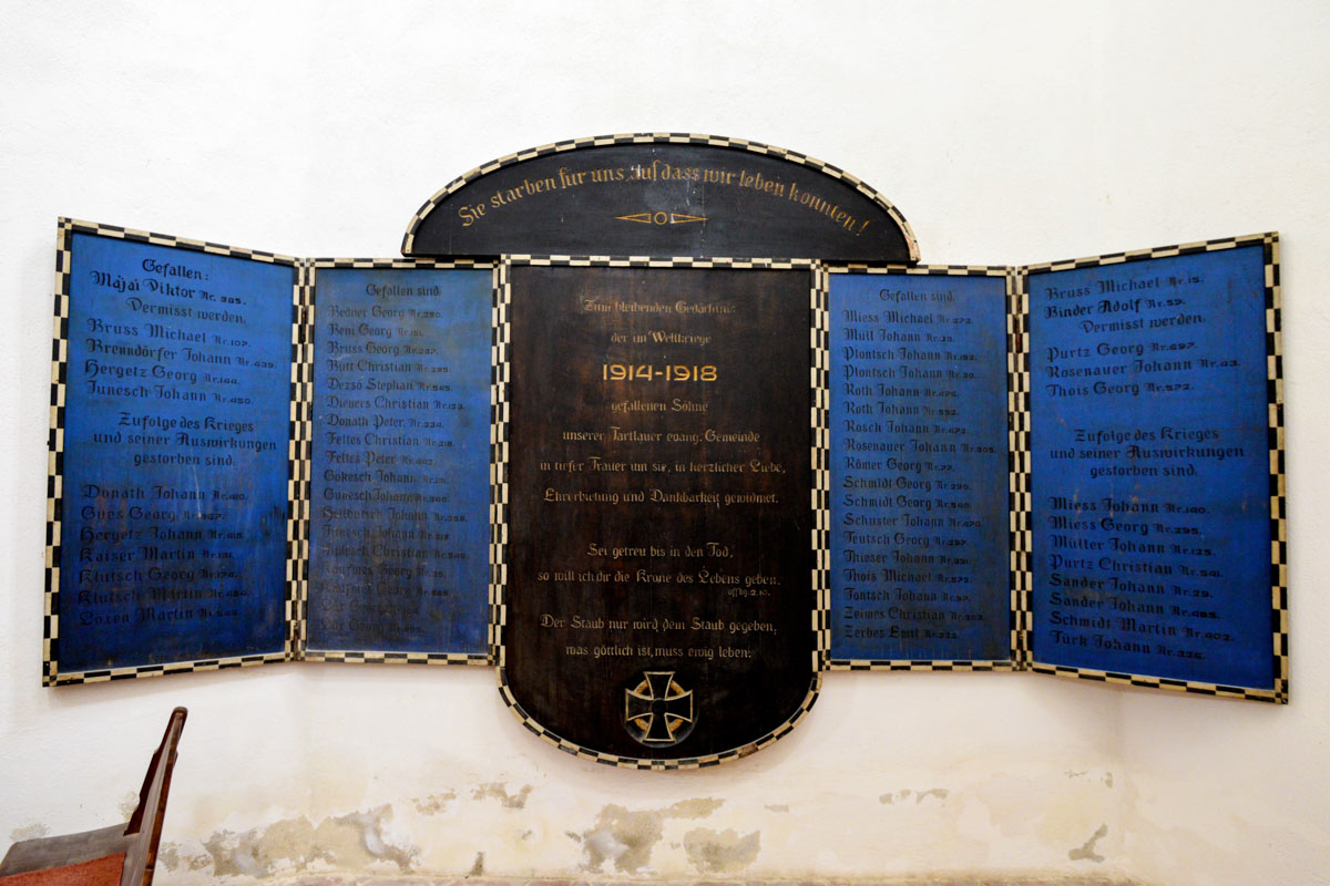 Kriegerdenkmal an die Gefallenen des Ersten Weltkriegs in der Kirchenburg von Prejmer, Rumänien