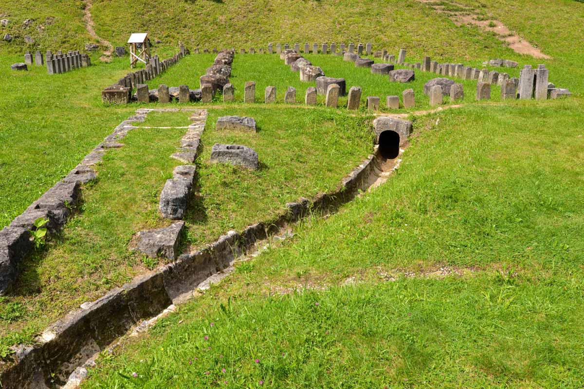 Die ehemalige Daker-Hauptstadt Sarmizegetusa Regia wurde im 1. Jahrhundert vor Christus unter König Burebista gegründet, Rumänien