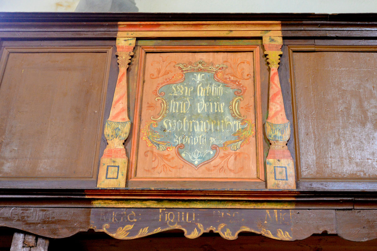 Am gotischen Chorgestühl der Kirchenburg von Saschiz sind heute noch kunstvolle Schnitzereien zu bewundern, Rumänien