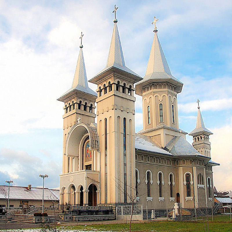 Die orthodoxe Kirche in Sighetu Marmatiei, Rumänien, ist das wohl auffälligste Gebäude der Stadt - © Fuchs / CC BY-SA 3.0/W